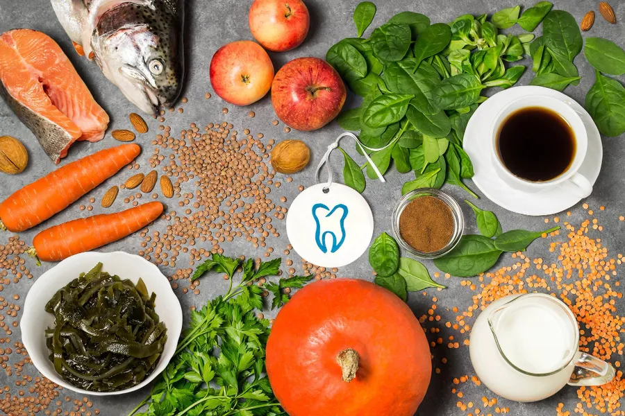 Сияющая улыбка: топ-10 продуктов, отбеливающих зубы