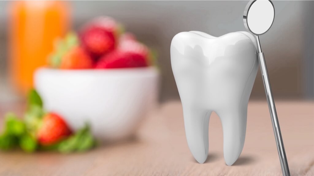 Top 10 Foods That Naturally Whiten Your Teeth 2 Top 10 Foods That Whiten Teeth